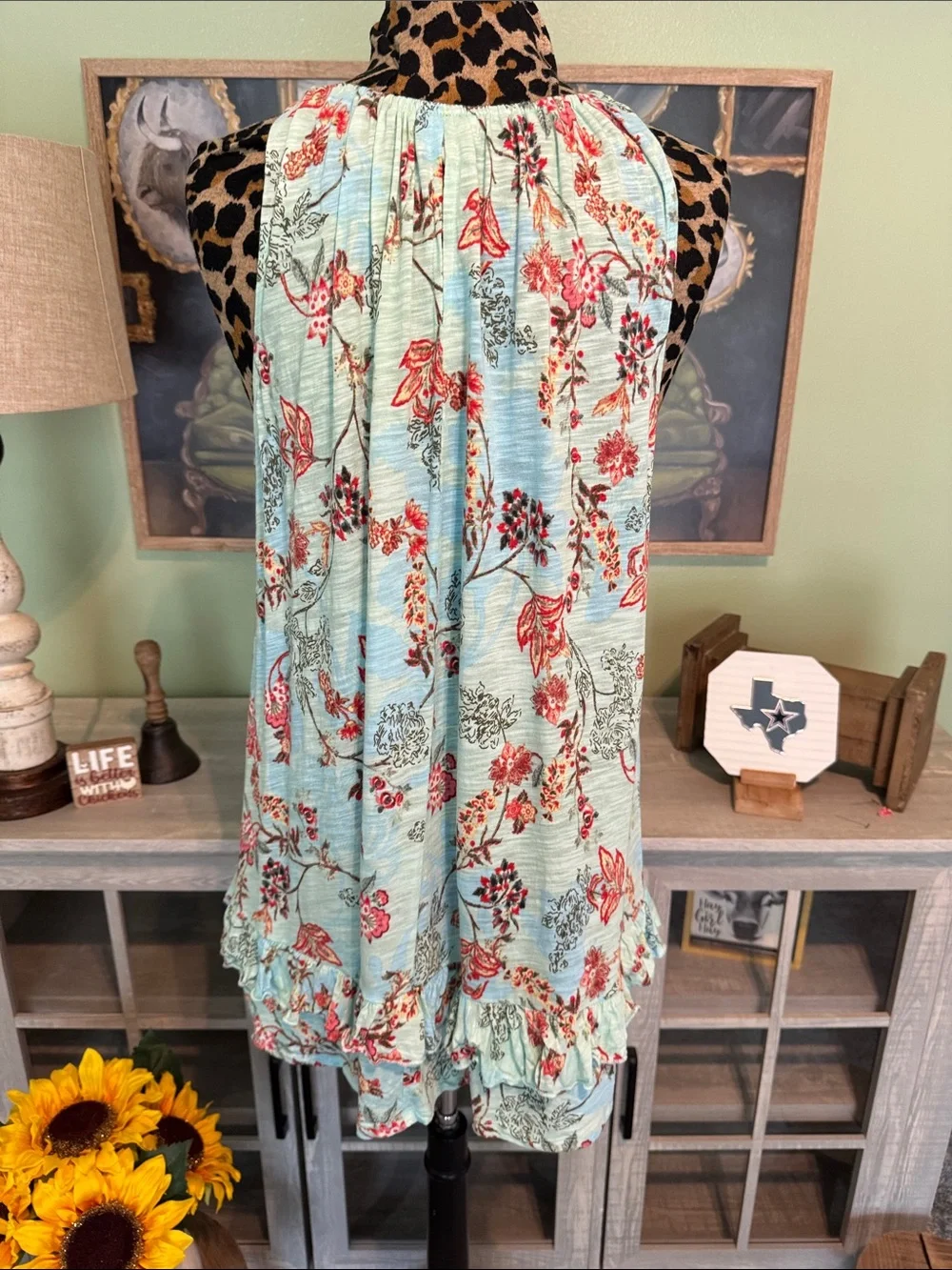 Cupio Floral and Mint Halter Type Top with Ruffle Sz XL - Picture 2 of 6